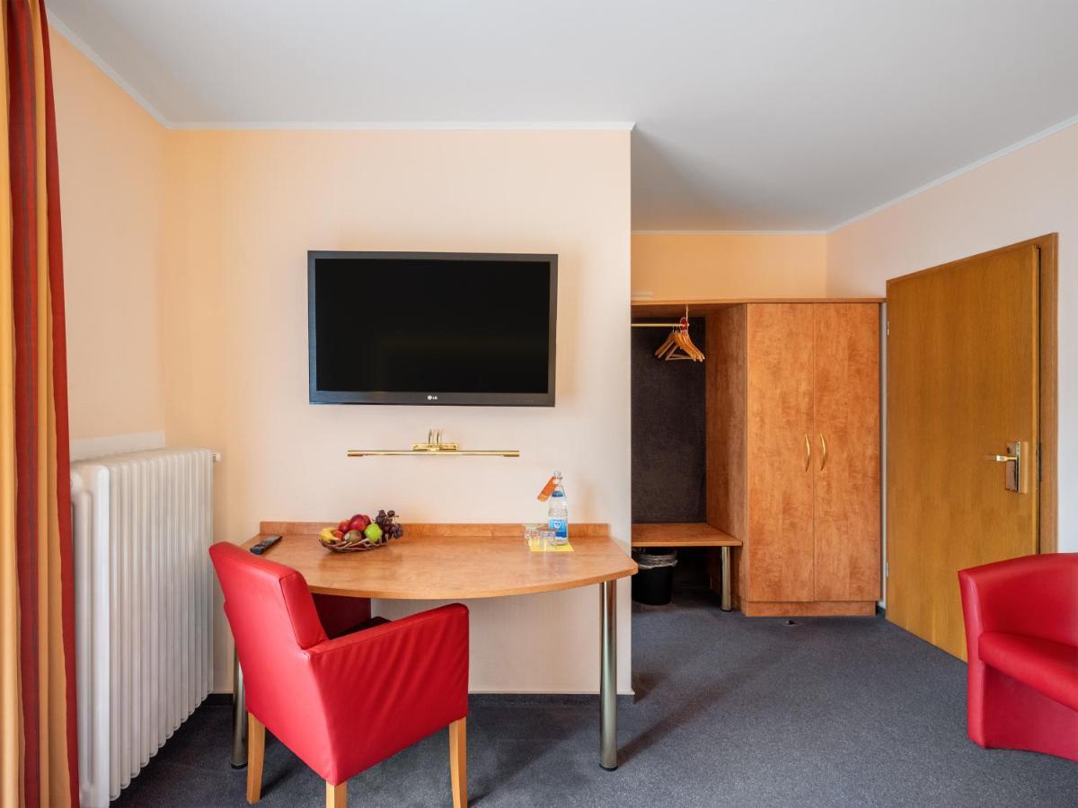 Hotel Haefner Bad Schonborn Exterior foto